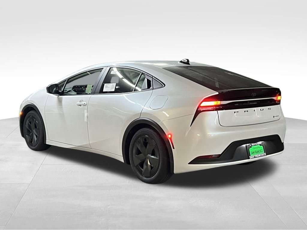 New 2026 Toyota Prius Plug-In Hybrid image 3