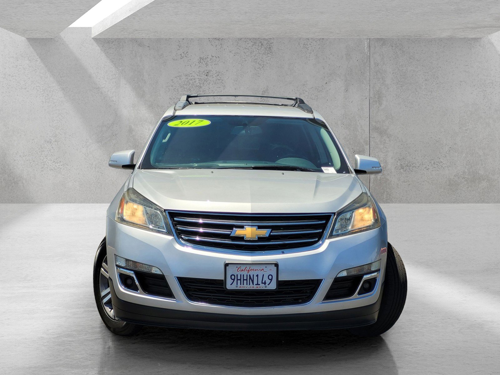 Used 2017 Chevrolet Traverse LT w/ LPO, 'HIT The Road' Package FWD image 2