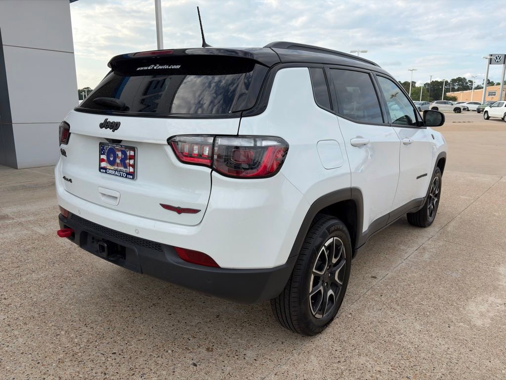 Used 2025 Jeep Compass Trailhawk w/ Trailer Tow Group AWD/4WD image 5