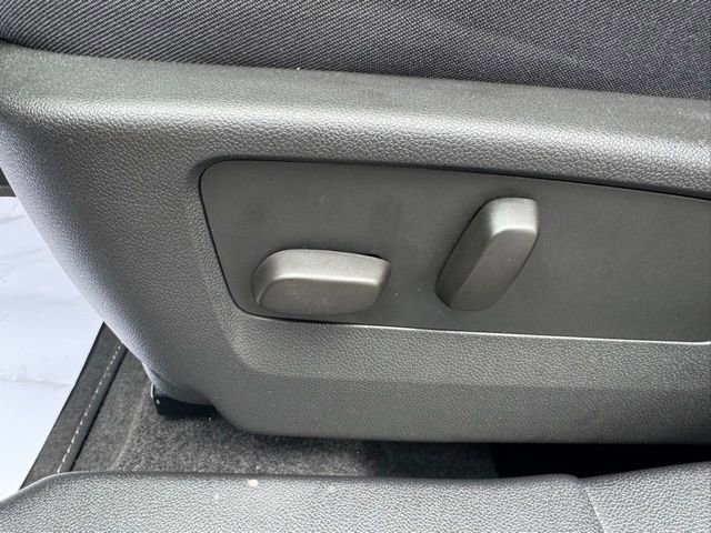 Used 2023 Buick Envision Essence image 19