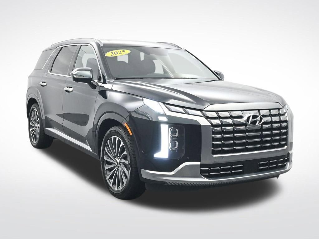 Used 2025 Hyundai Palisade Calligraphy image 3