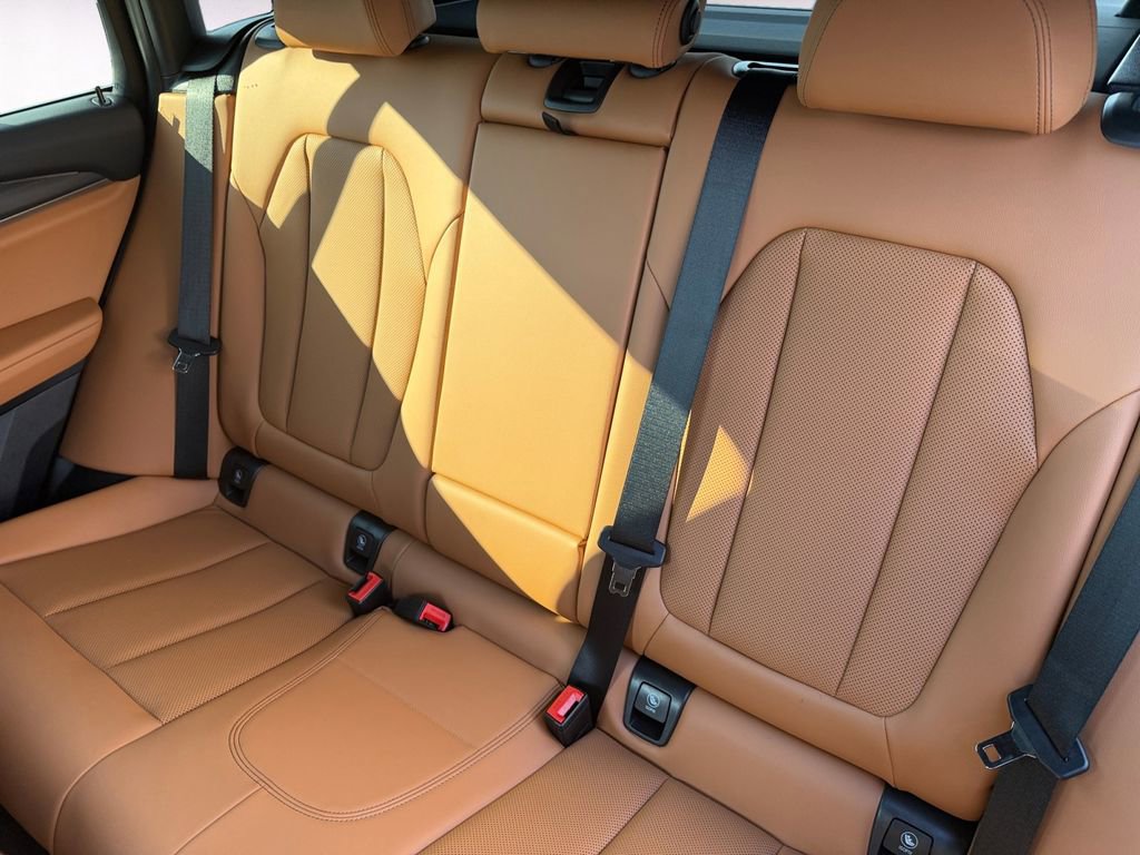 Used 2023 BMW X4 xDrive30i w/ Premium Package image 13