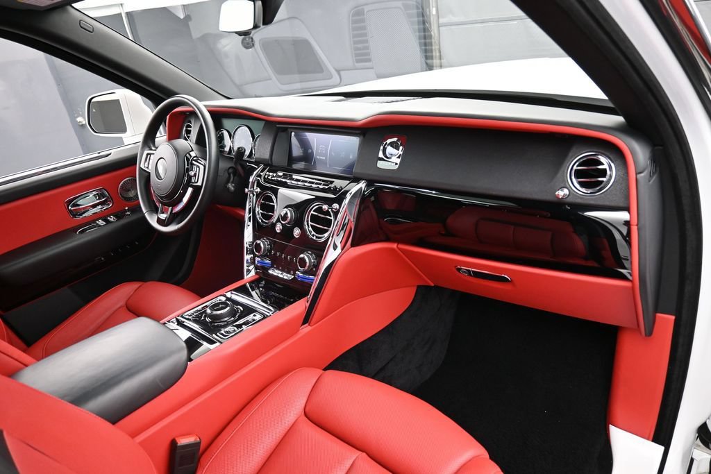 Certified 2019 Rolls-Royce Cullinan AWD/4WD image 37
