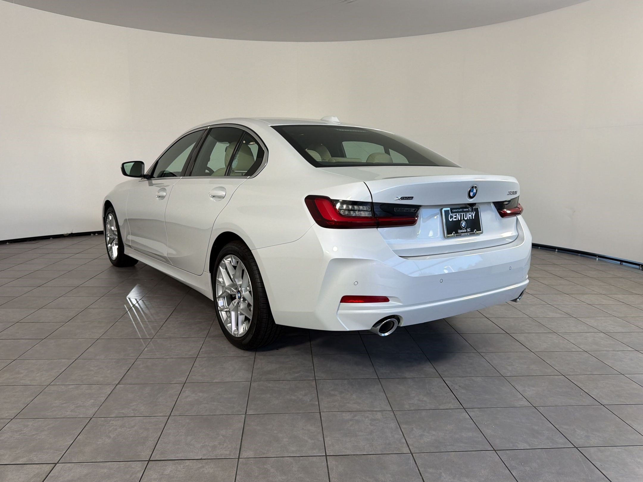 Used 2026 BMW 330i xDrive Sedan w/ Convenience Package AWD/4WD image 3