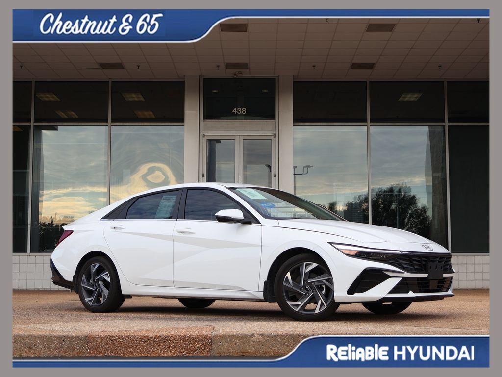 Certified 2025 Hyundai Elantra Limited FWD image 1