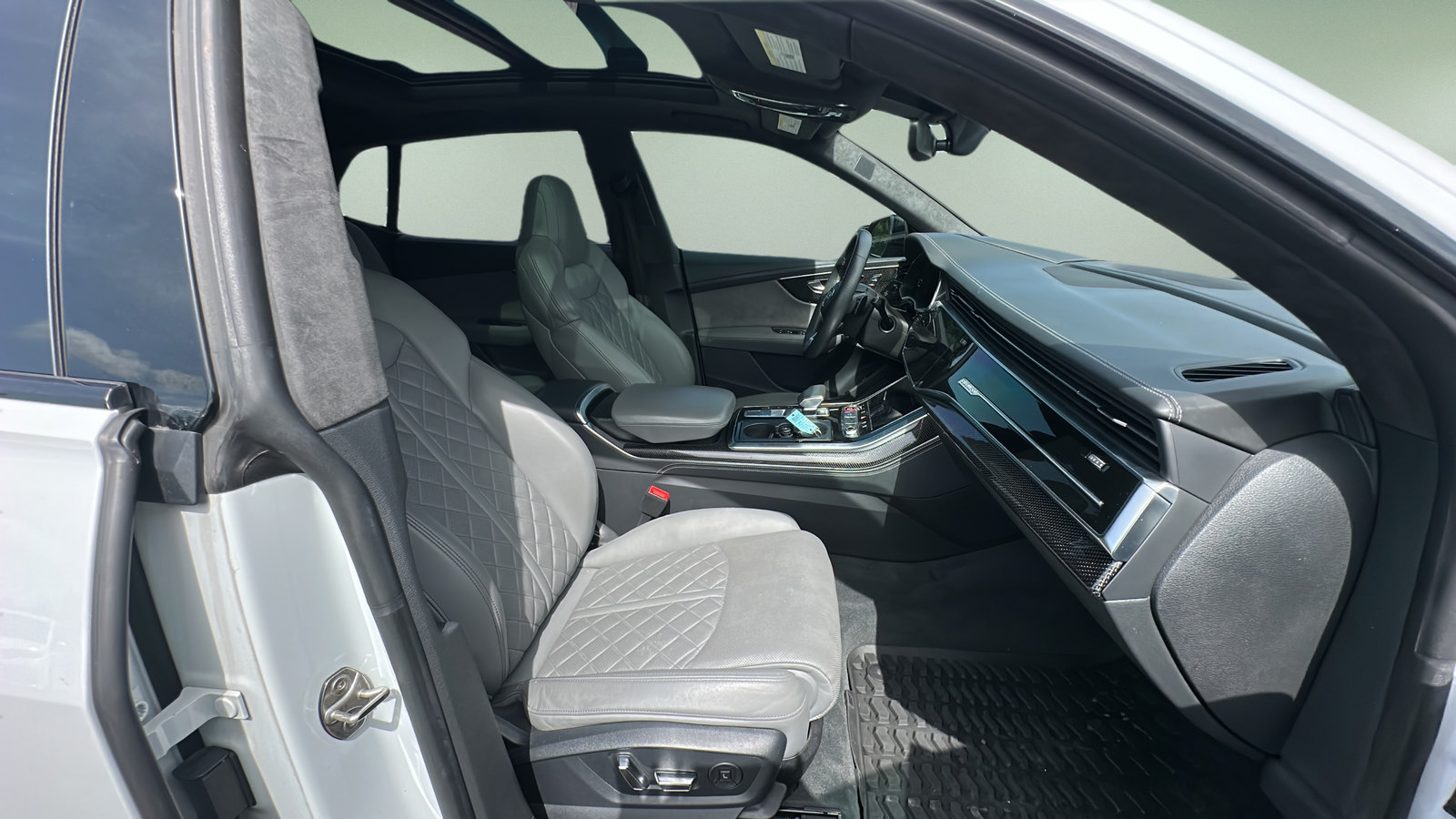 Used 2022 Audi SQ8 Prestige AWD/4WD image 16
