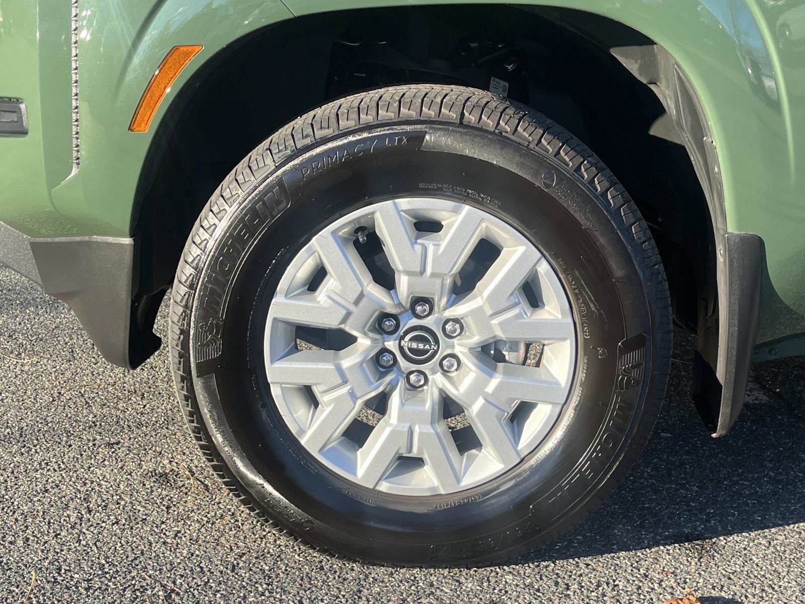 Used 2023 Nissan Frontier SV w/ Tow Package image 9