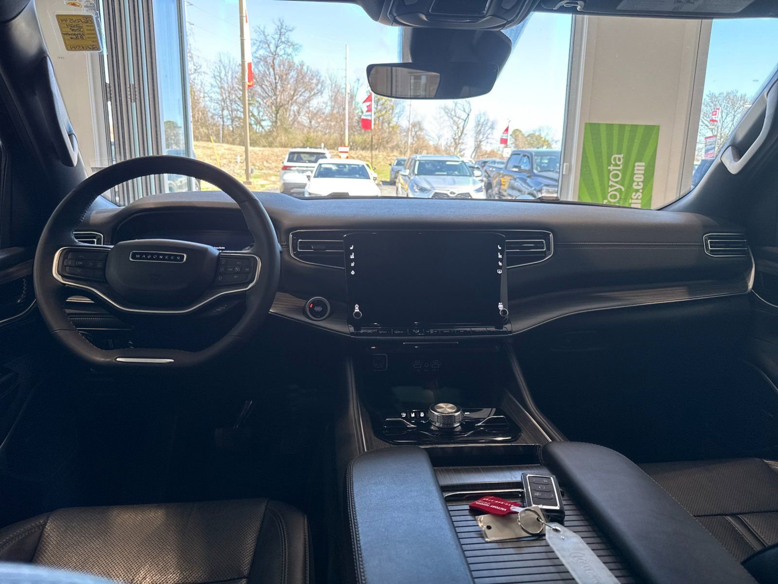 Used 2024 Jeep Wagoneer Series III image 13