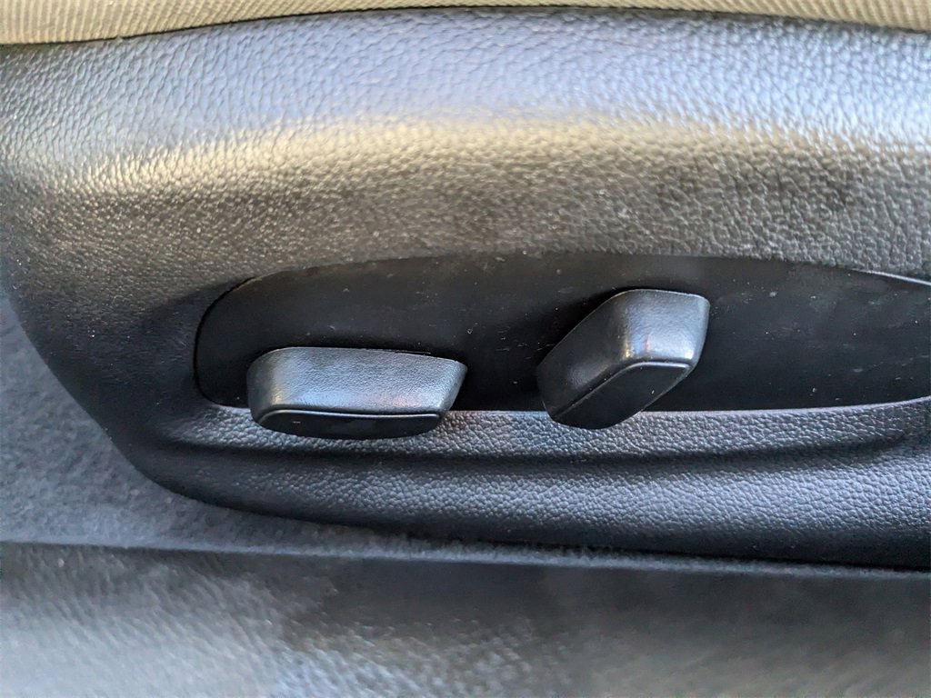 Used 2023 Chevrolet Camaro LT image 17