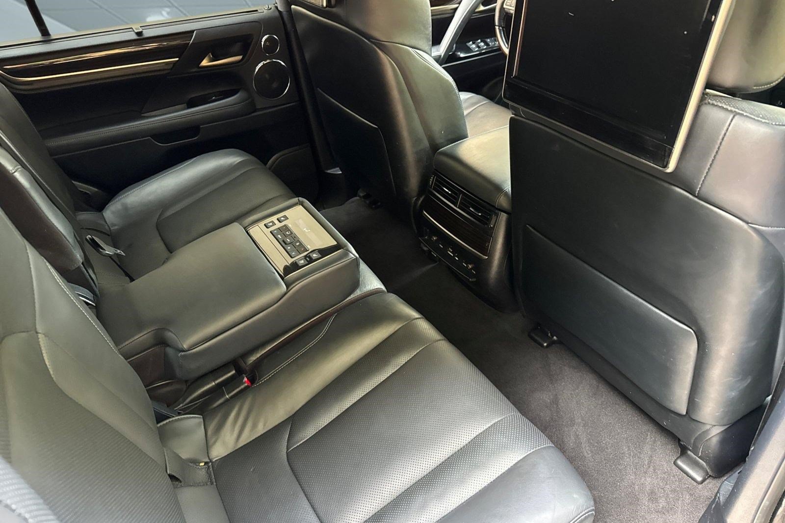 Used 2020 Lexus LX 570 4WD w/ Sport Package image 37