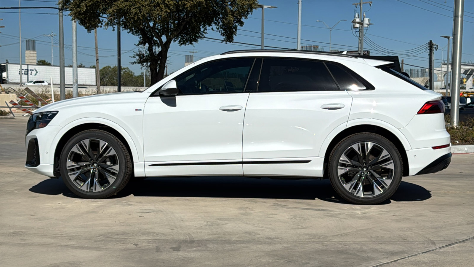 New 2026 Audi Q8 Premium Plus image 4