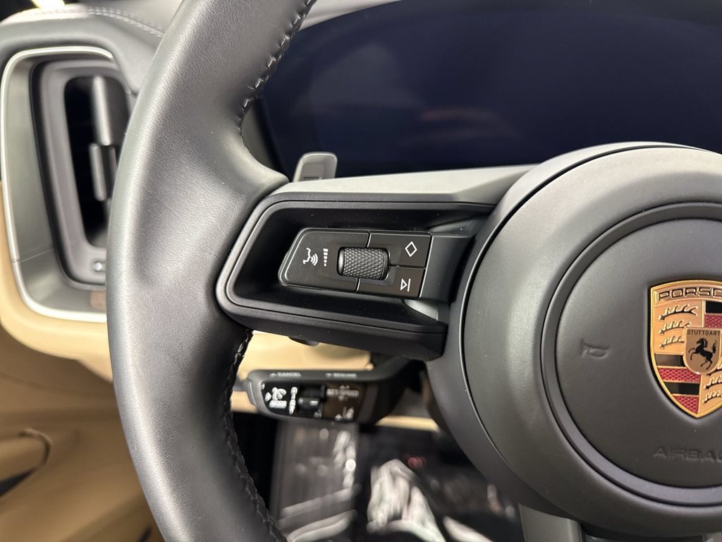 Certified 2026 Porsche Cayenne AWD/4WD image 36