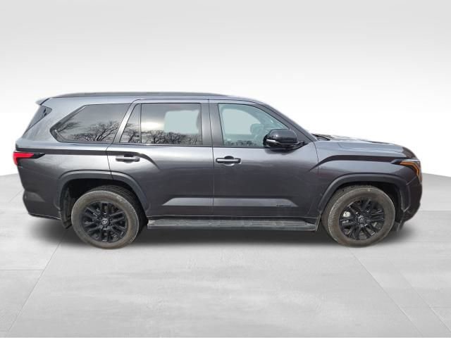 Used 2025 Toyota Sequoia Limited w/ Tow Technology Package image 9