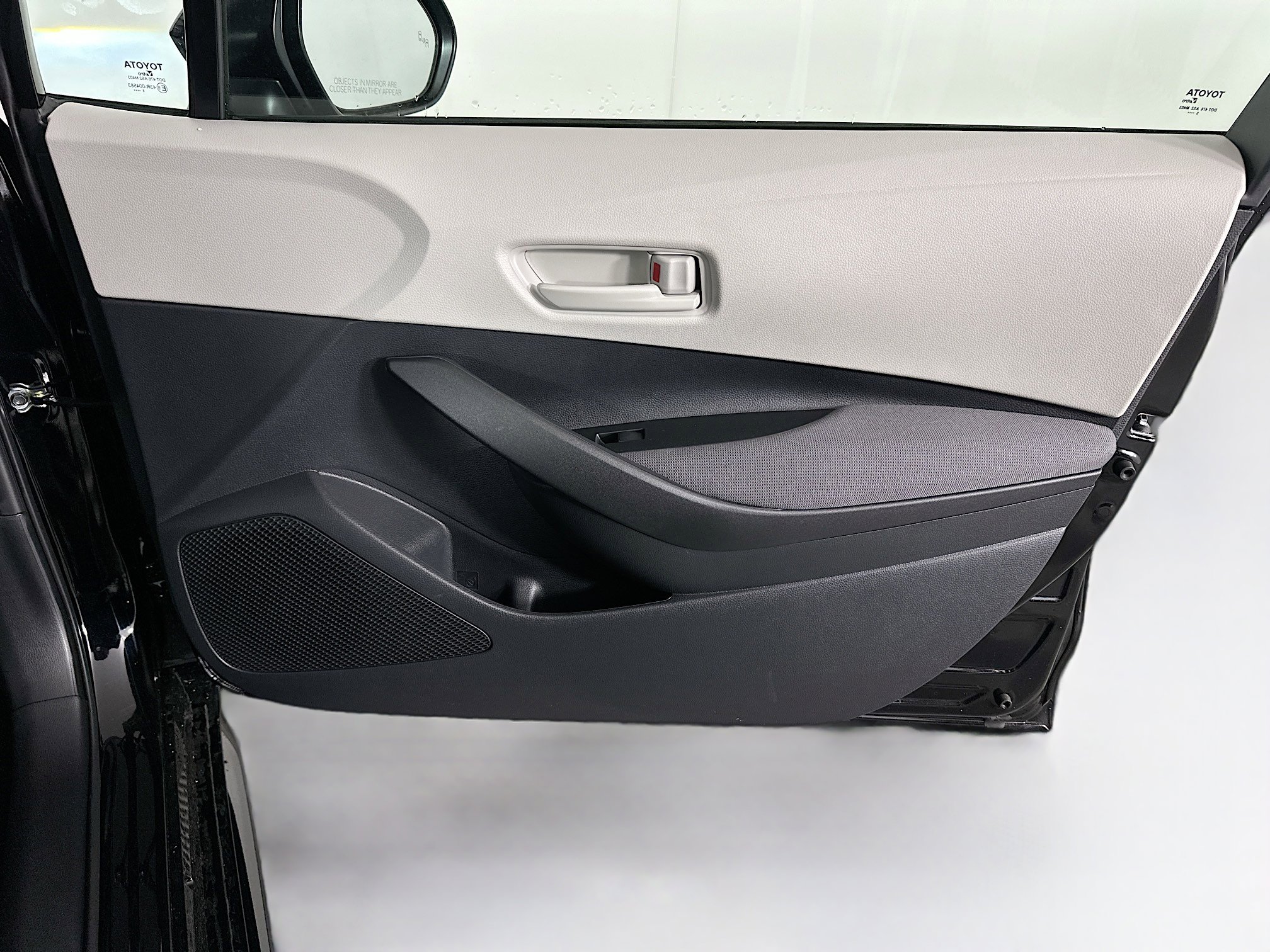 Used 2026 Toyota Corolla LE w/ LE Premium Package image 31