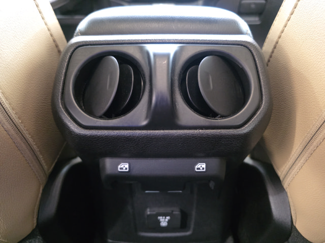 Used 2019 Jeep Wrangler Unlimited Sahara AWD/4WD image 27