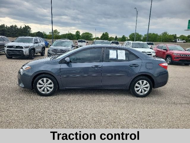 Used 2016 Toyota Corolla LE FWD image 3