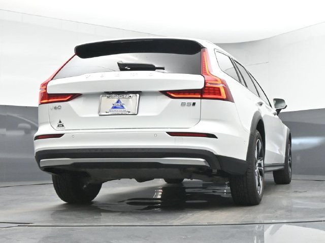 Used 2025 Volvo V60 B5 Cross Country Plus AWD/4WD image 40