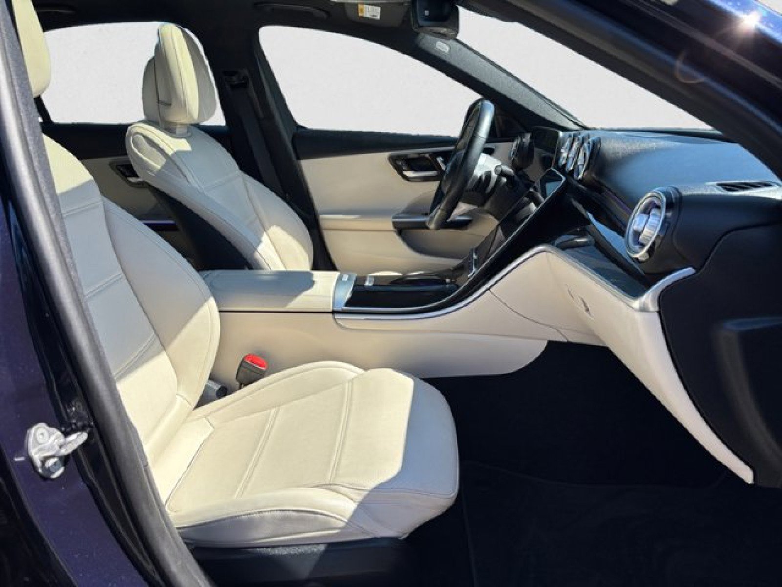 Used 2022 Mercedes-Benz C 300 4MATIC Sedan w/ Exclusive Trim Package image 19