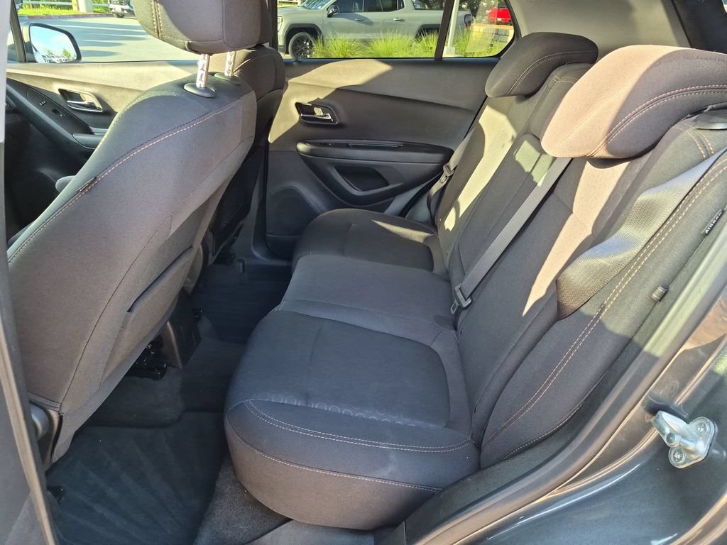 Used 2020 Chevrolet Trax LS w/ Tint and Cruise Package FWD image 32