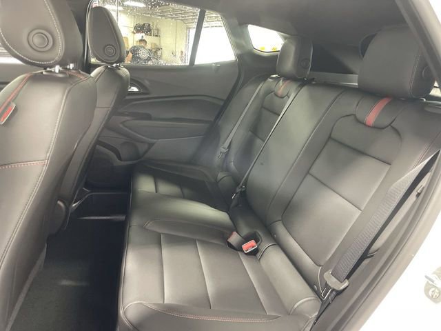 Used 2025 Chevrolet Trax RS w/ Sunroof Package FWD image 23