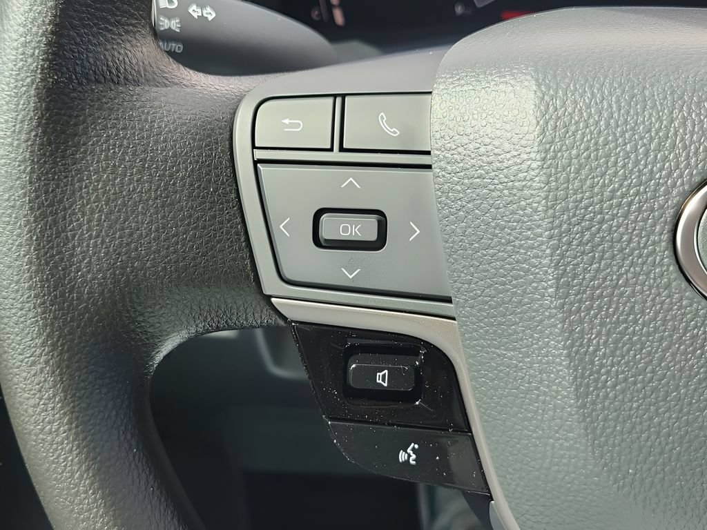 New 2025 Toyota Camry LE FWD image 33