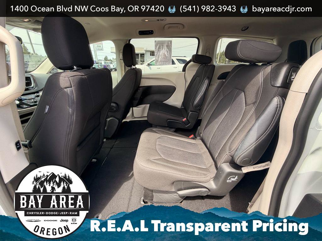 Used 2023 Chrysler Voyager LX FWD image 16