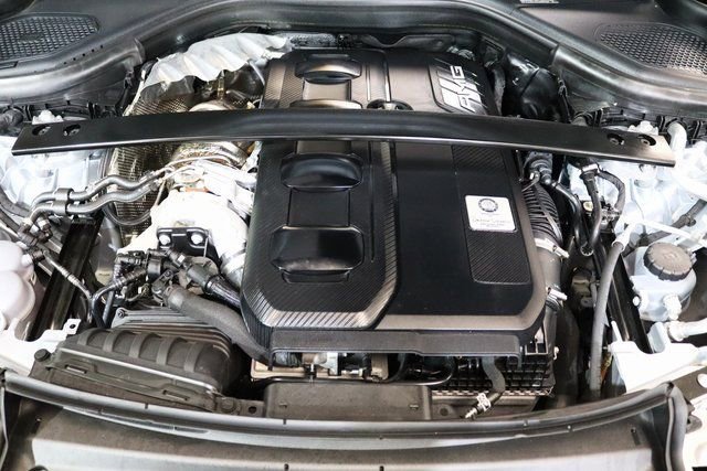 Used 2025 Mercedes-Benz GLC 43 AMG 4MATIC w/ Driver Assistance Package image 33