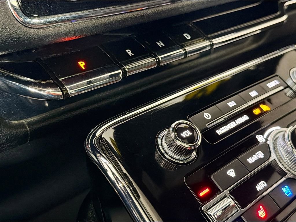 Used 2019 Lincoln Navigator Reserve AWD/4WD image 17