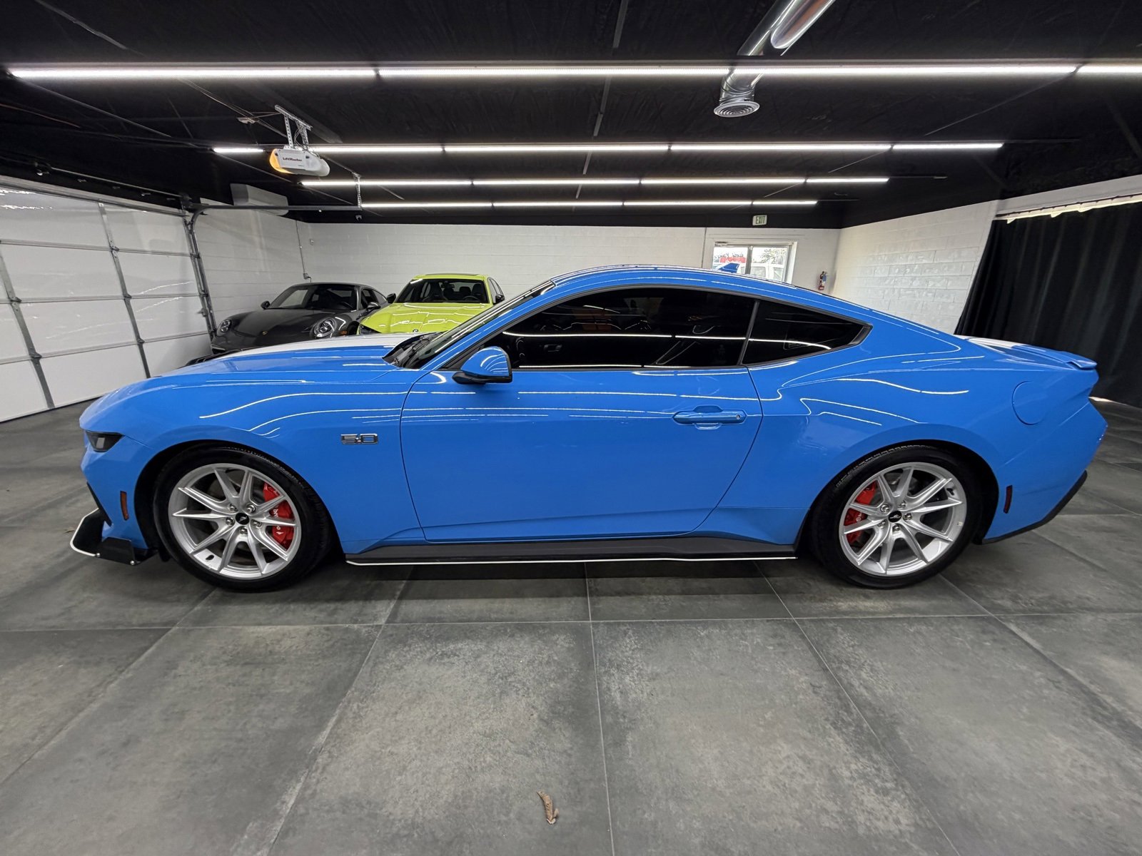 Used 2024 Ford Mustang GT Premium image 3