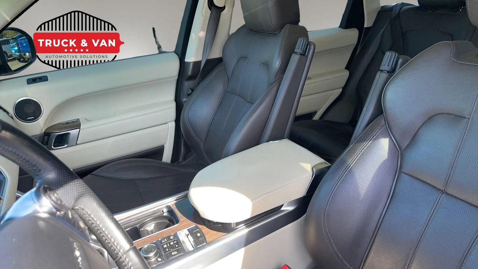 Used 2014 Land Rover Range Rover Sport HSE AWD/4WD image 18