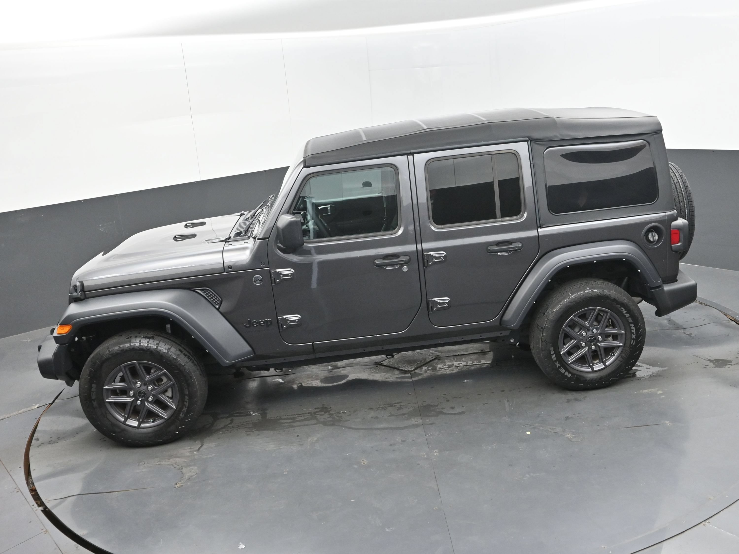Used 2025 Jeep Wrangler Unlimited Sport AWD/4WD image 27