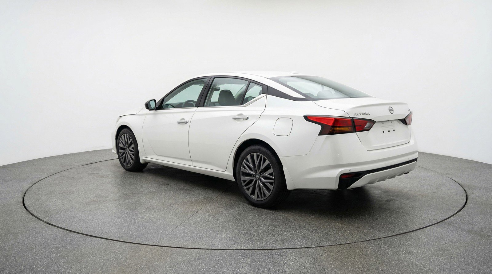 Used 2025 Nissan Altima 2.5 SV image 6