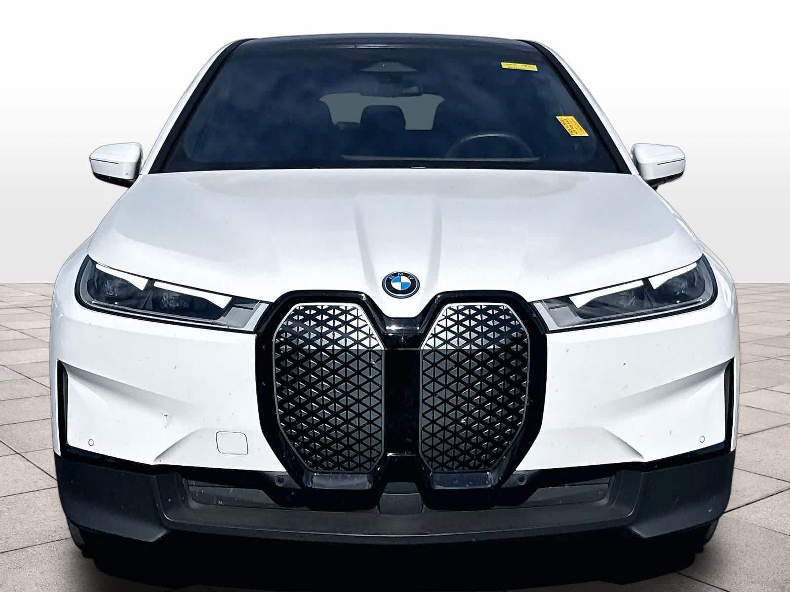 Used 2024 BMW iX xDrive50 w/ Convenience Package AWD/4WD image 2