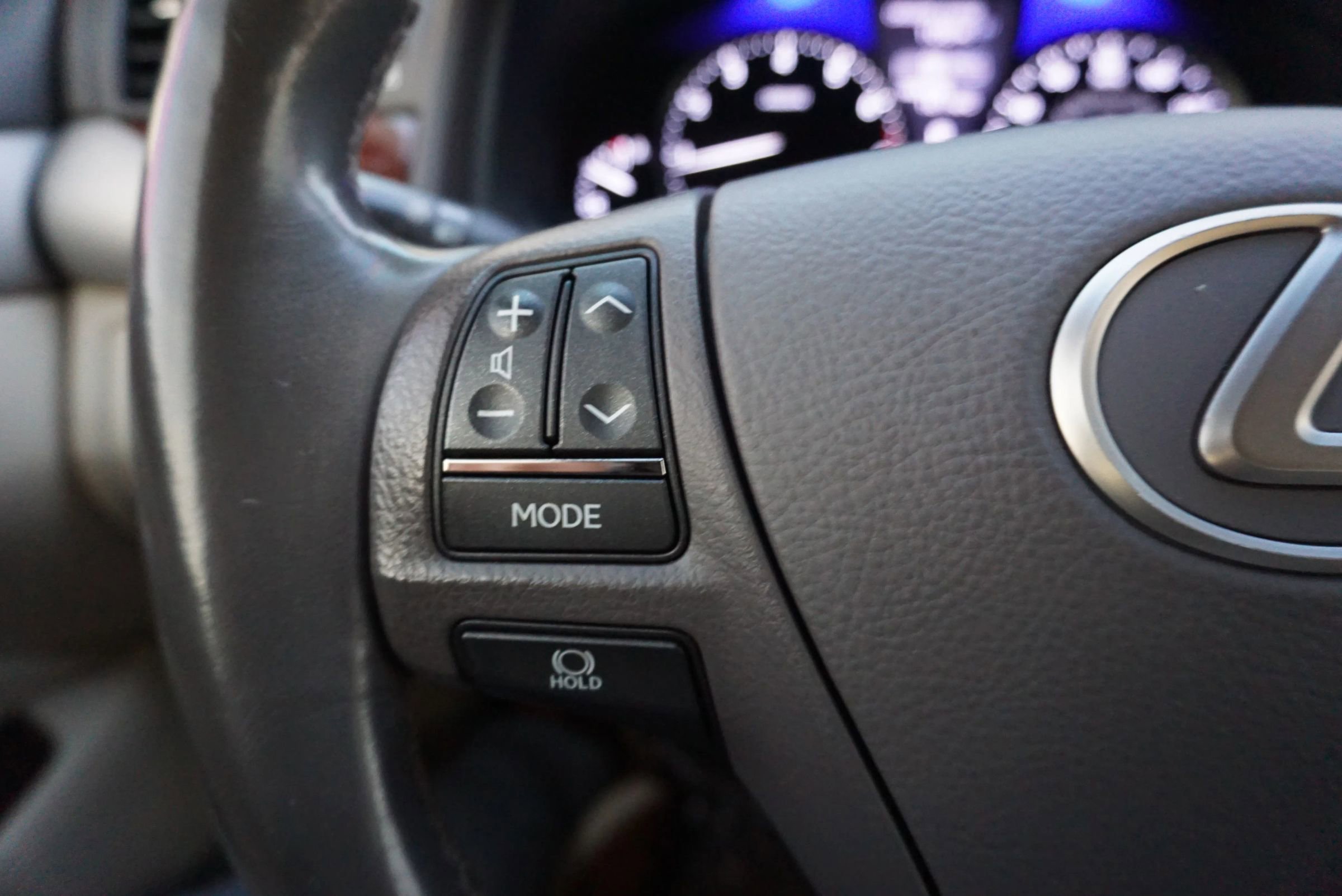 Used 2015 Lexus LS 460 image 33