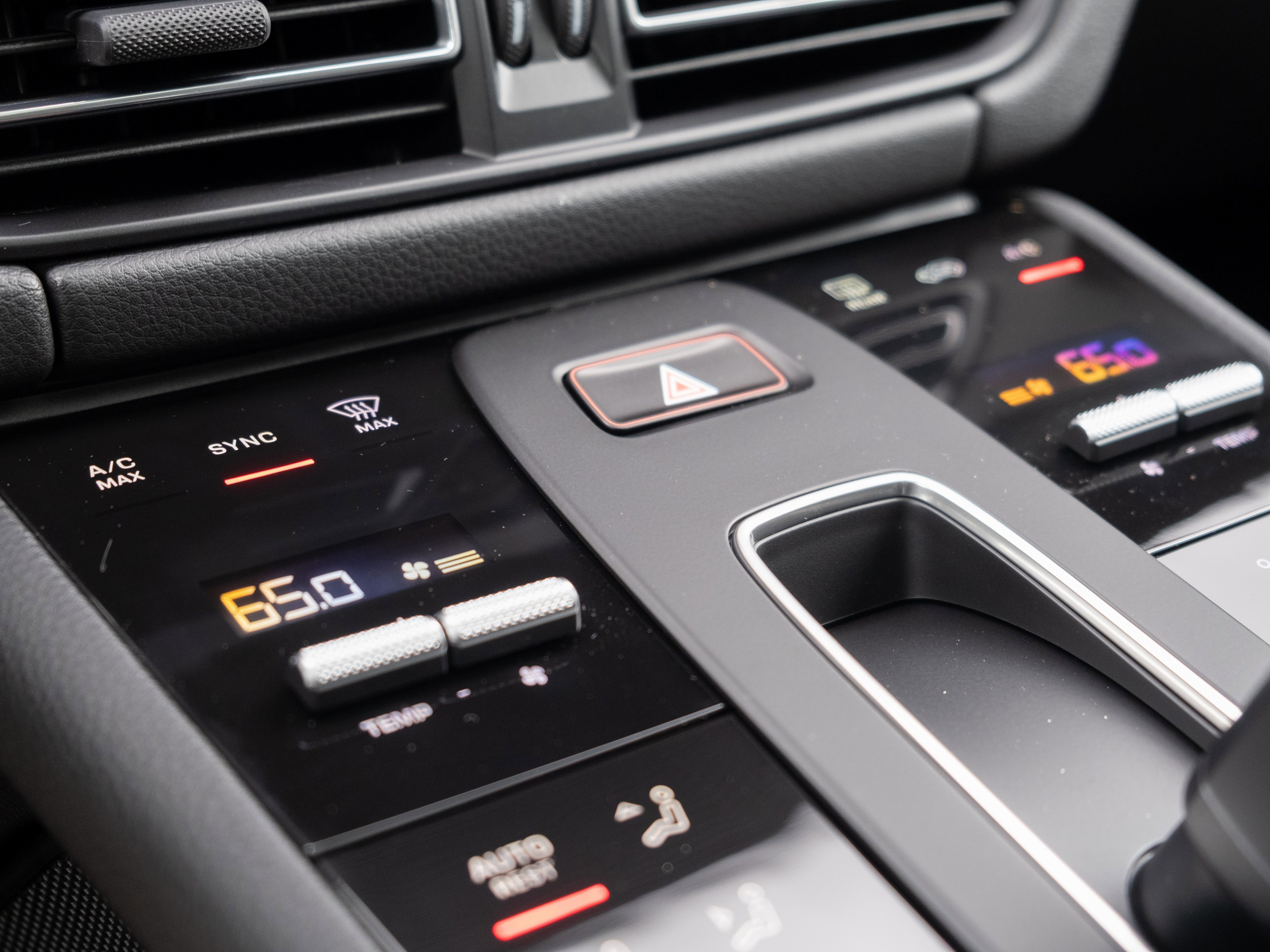 Certified 2025 Porsche Macan image 22