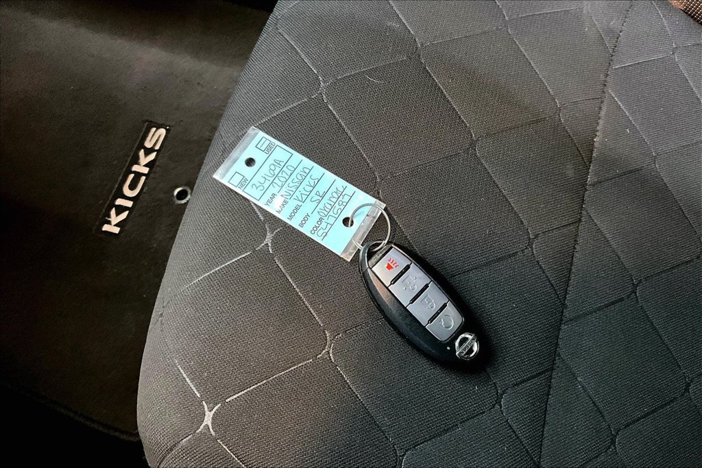 Used 2020 Nissan Kicks SR w/ Exterior Package FWD image 34