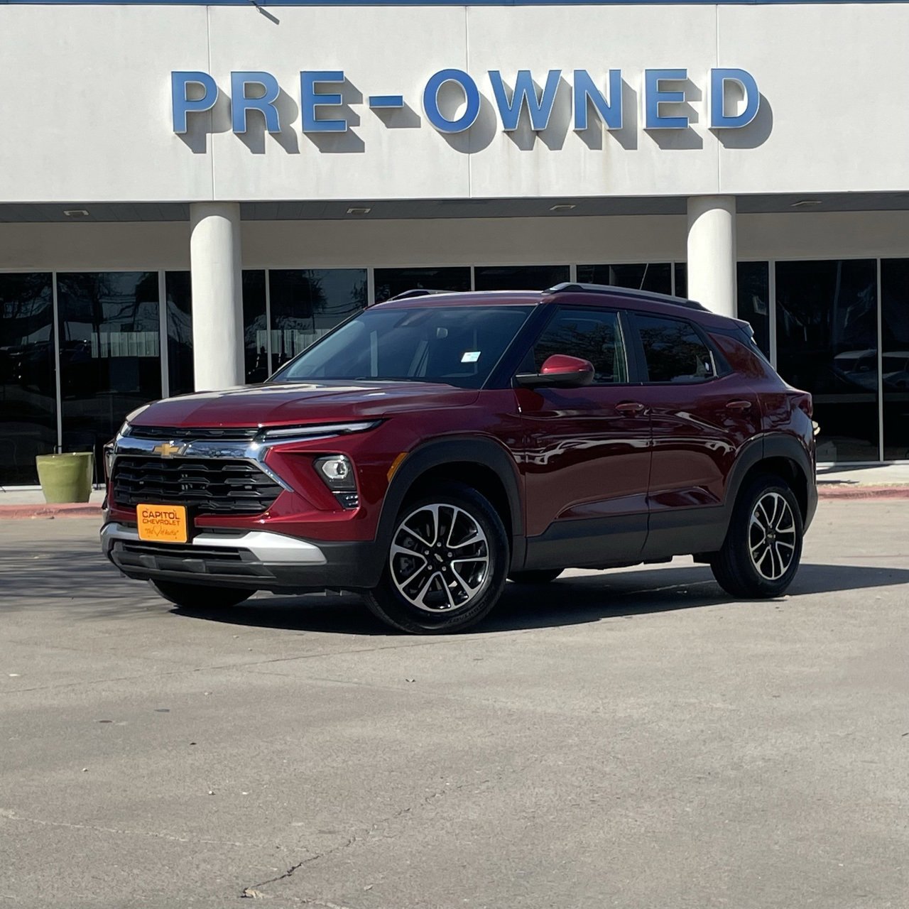 Used 2025 Chevrolet TrailBlazer LT image 1