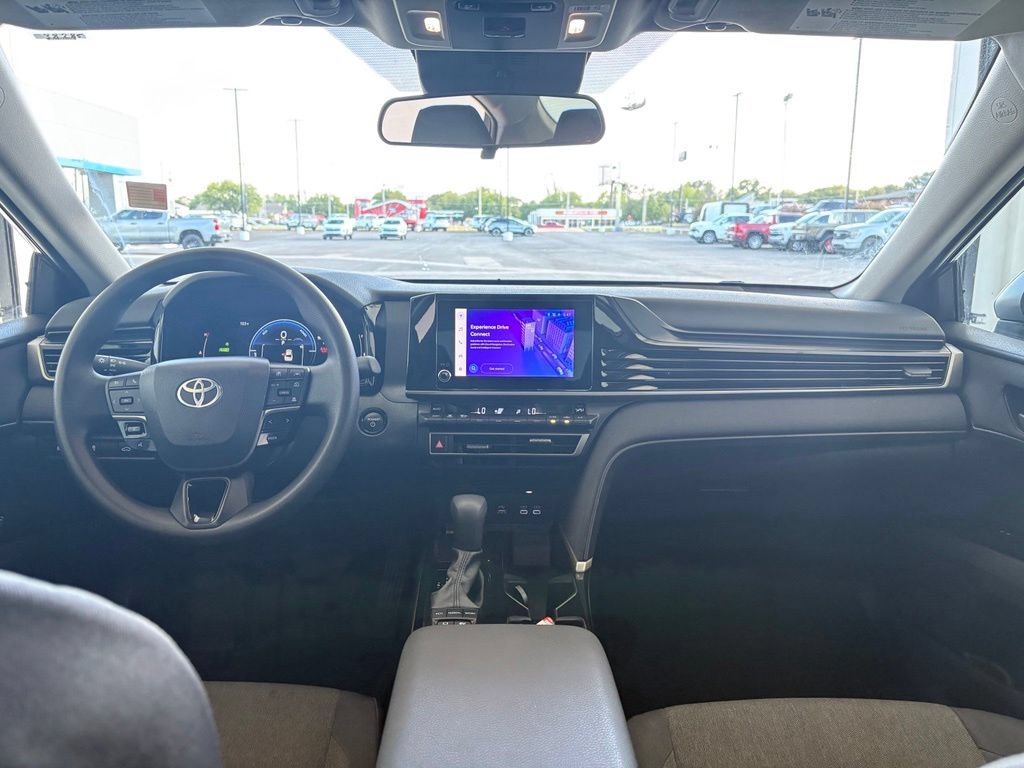 Used 2025 Toyota Camry LE FWD image 39