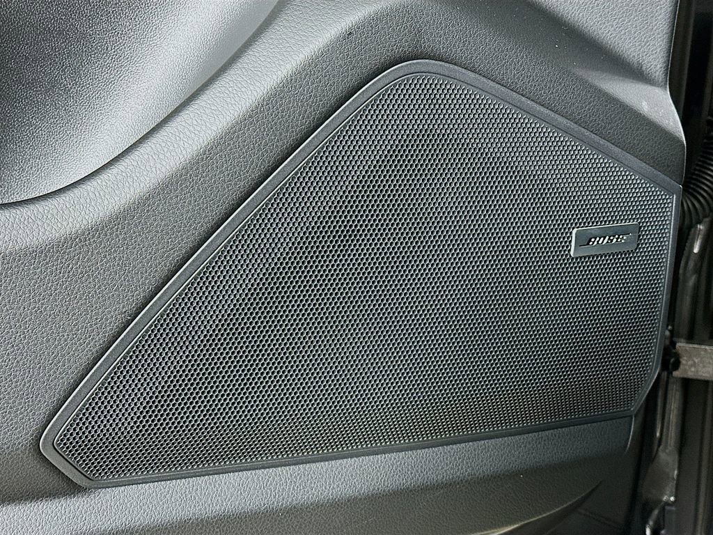 Certified 2025 Porsche Cayenne AWD/4WD image 21