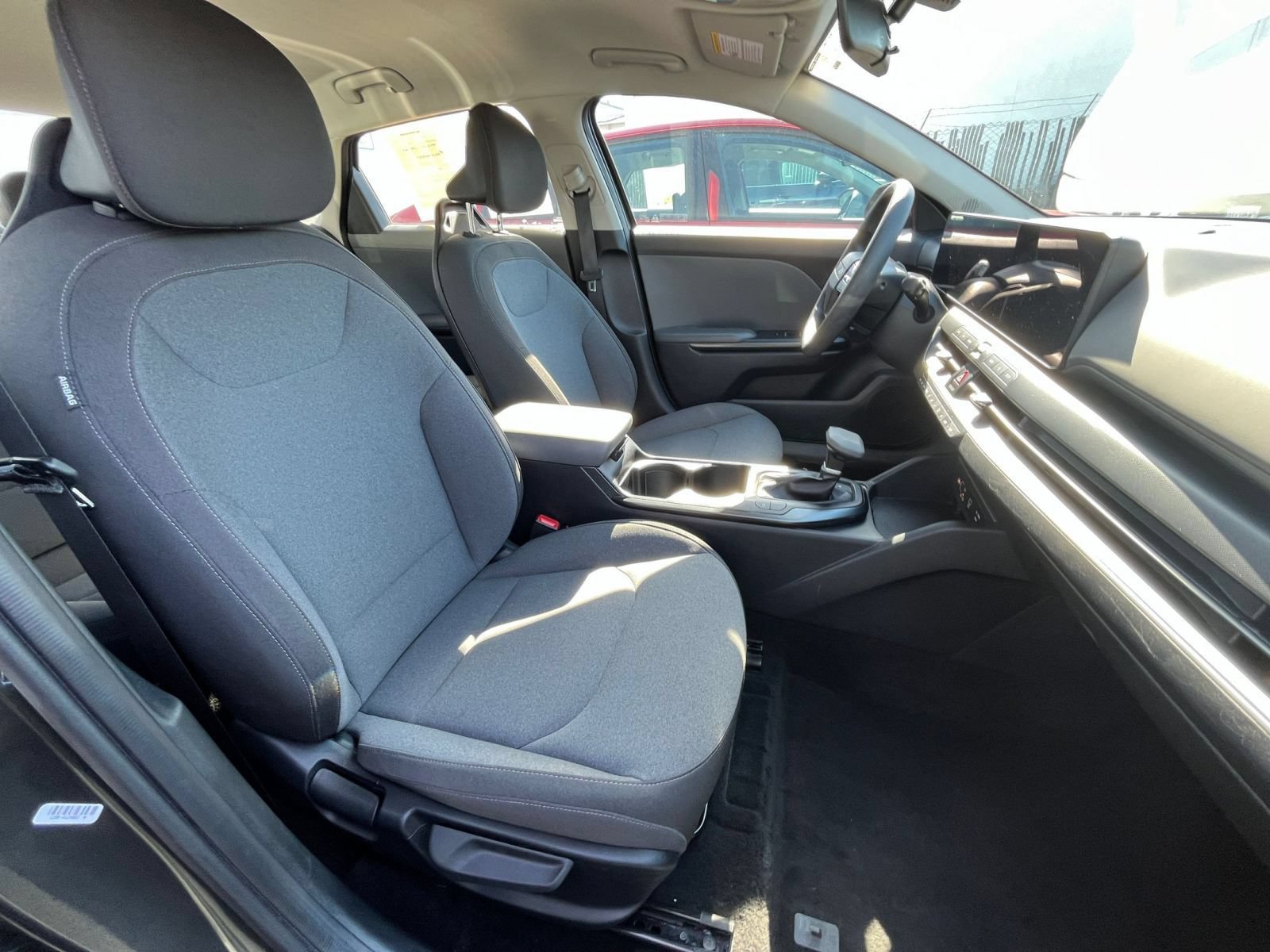 Used 2025 Kia K4 FWD image 35