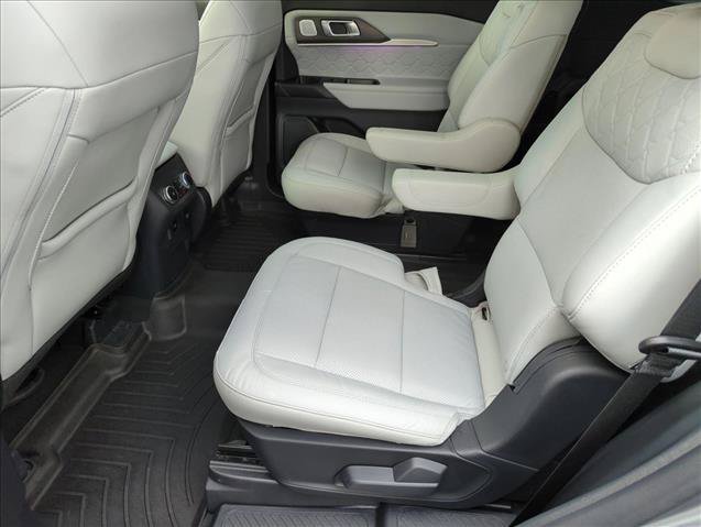 Used 2025 Ford Explorer Platinum w/ Ultimate Package RWD image 19
