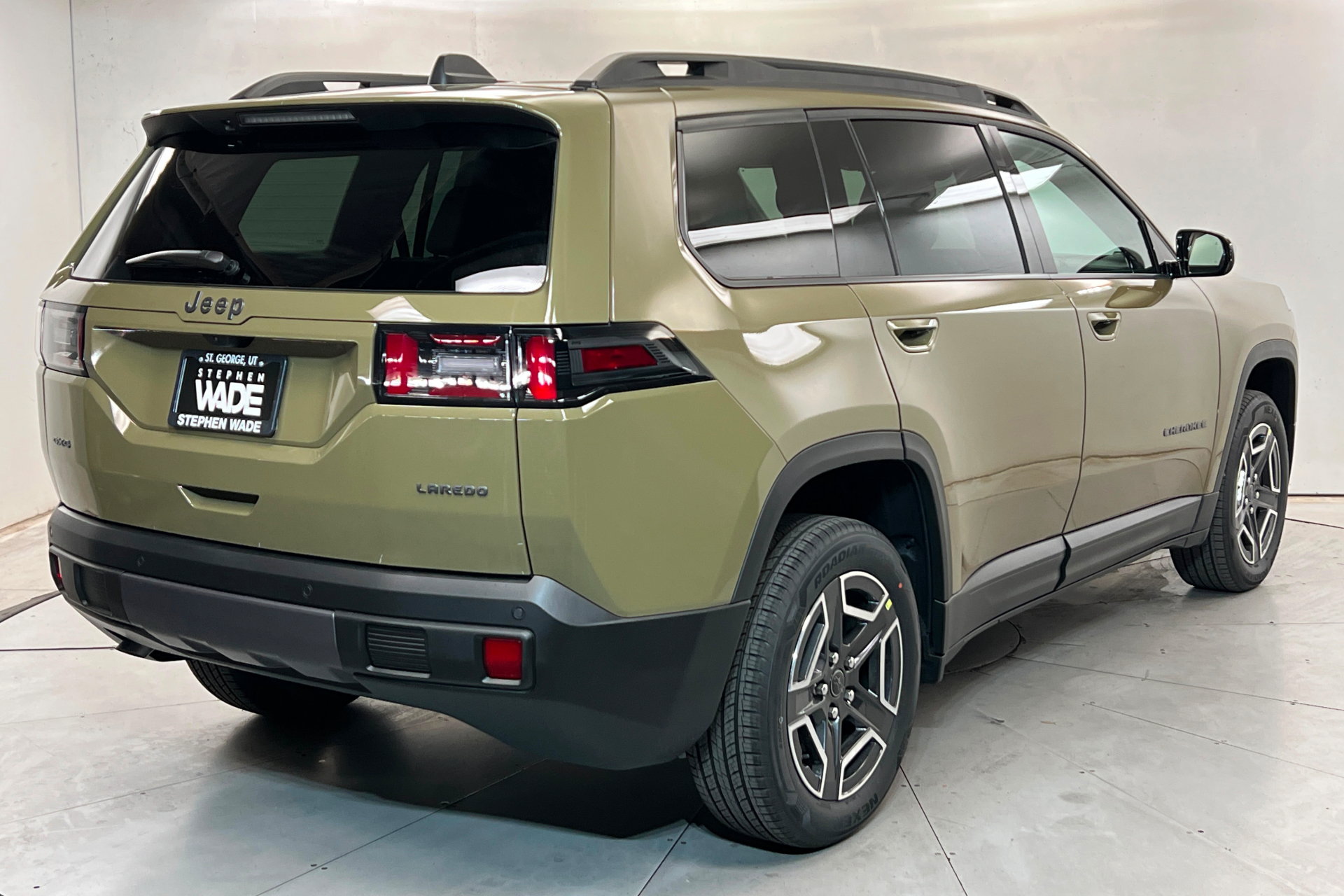 New 2026 Jeep Cherokee Laredo AWD/4WD image 5
