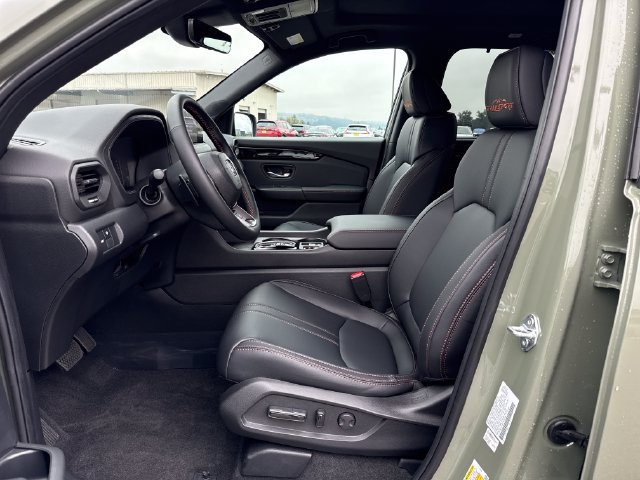 Used 2026 Honda Pilot TrailSport image 17