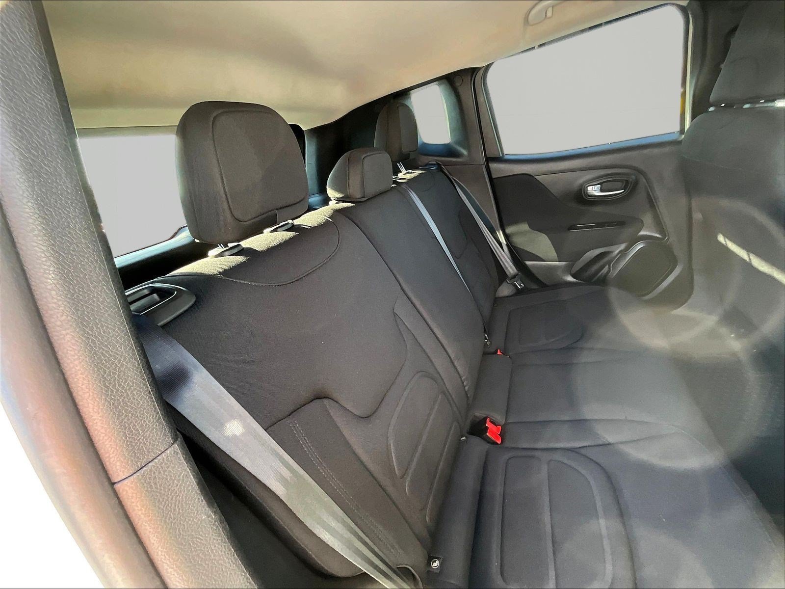 Used 2020 Jeep Renegade Latitude w/ Cold Weather Group AWD/4WD image 25