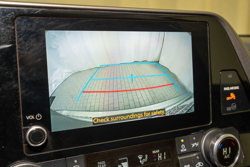 Used 2024 Toyota Highlander LE image 15