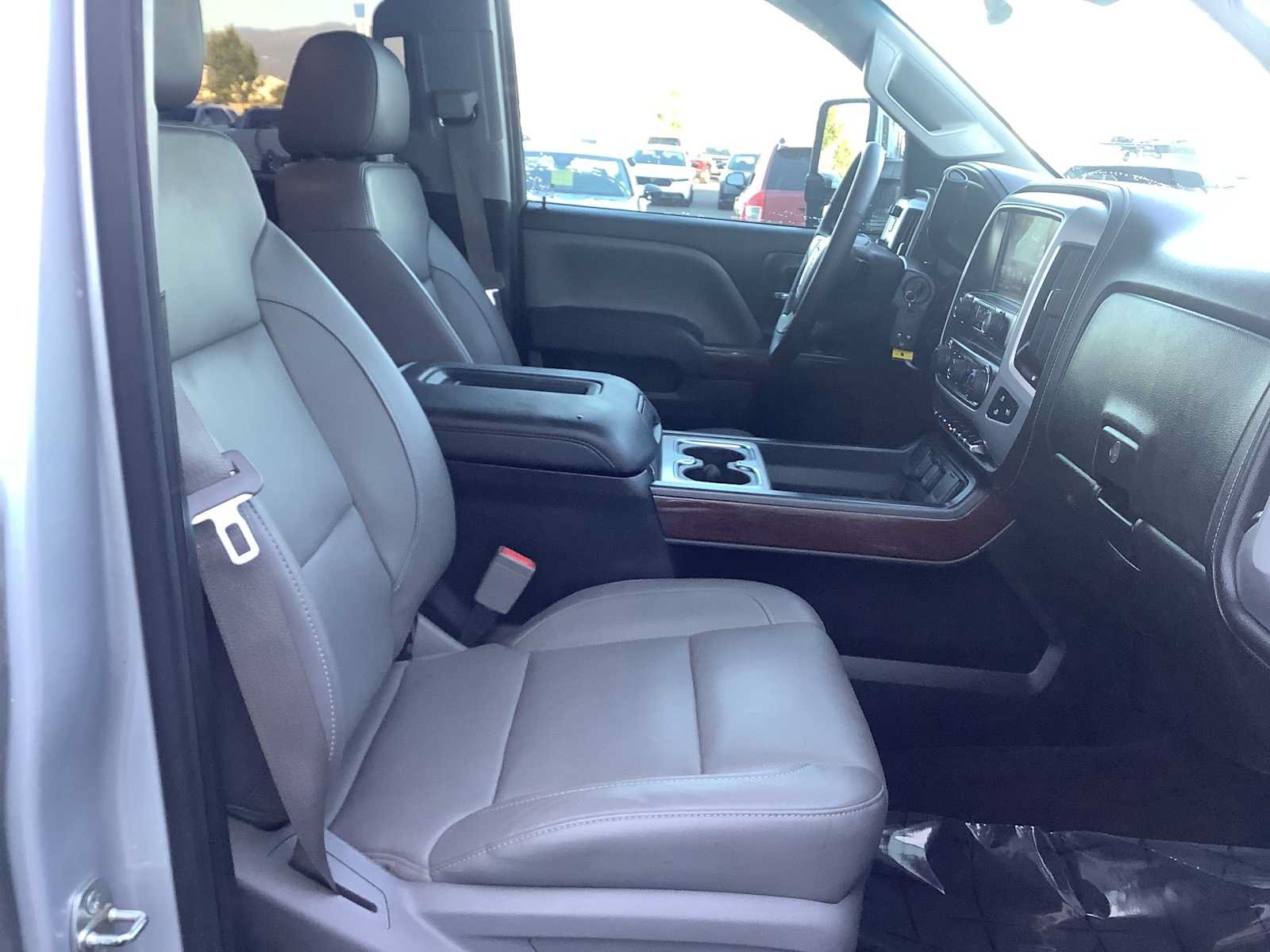 Used 2016 GMC Sierra 2500 SLT w/ Duramax Plus Package AWD/4WD image 15