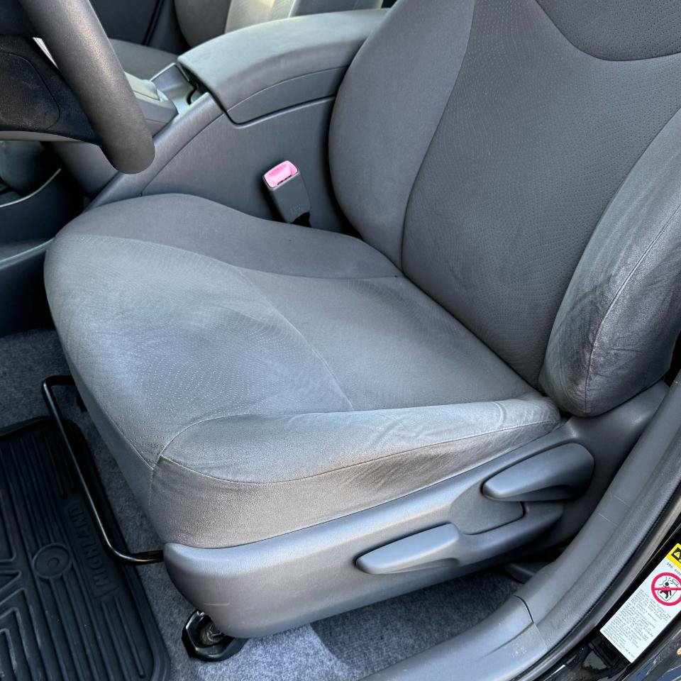 Used 2010 Toyota Prius III Hatchback 4D FWD image 13
