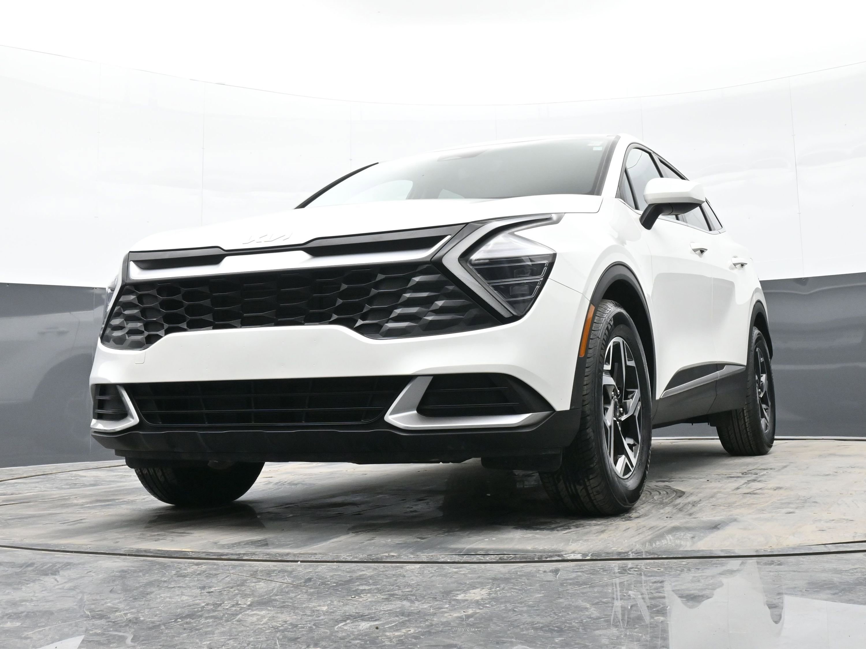 Used 2024 Kia Sportage LX image 39