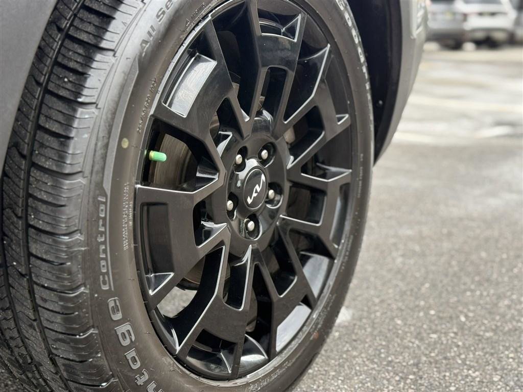 Used 2022 Kia Telluride SX w/ SX Prestige Package image 18