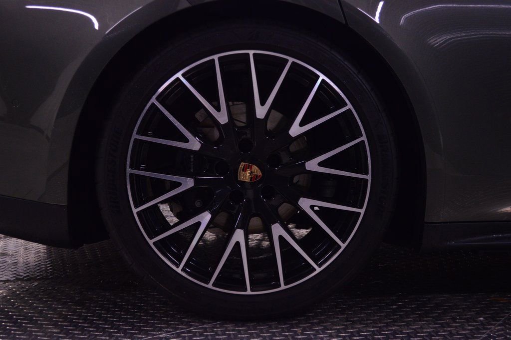 Certified 2025 Porsche Panamera 4 image 13